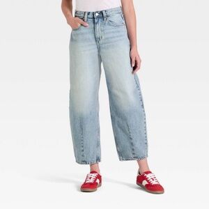Women's High-Rise Easy Barrel Ankle Jeans - Universal Thread™ Light Wash